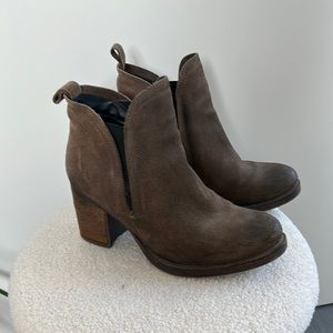 Bos. & Co. Belfield Waterproof Brown Suede Boot 38 EUC